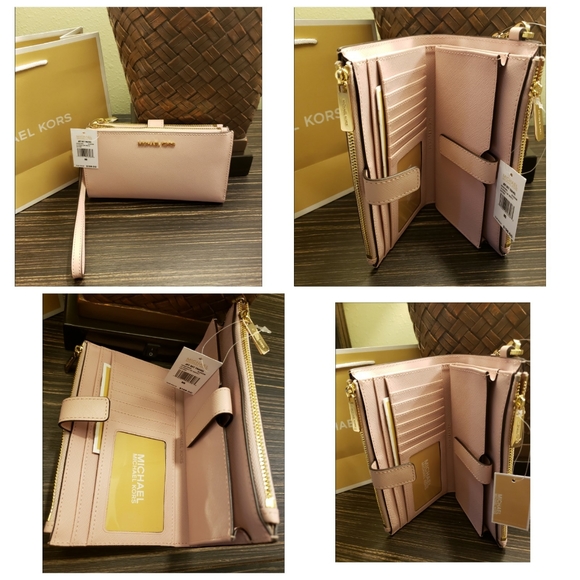 Michael Kors Handbags - New Michael kors Wallet